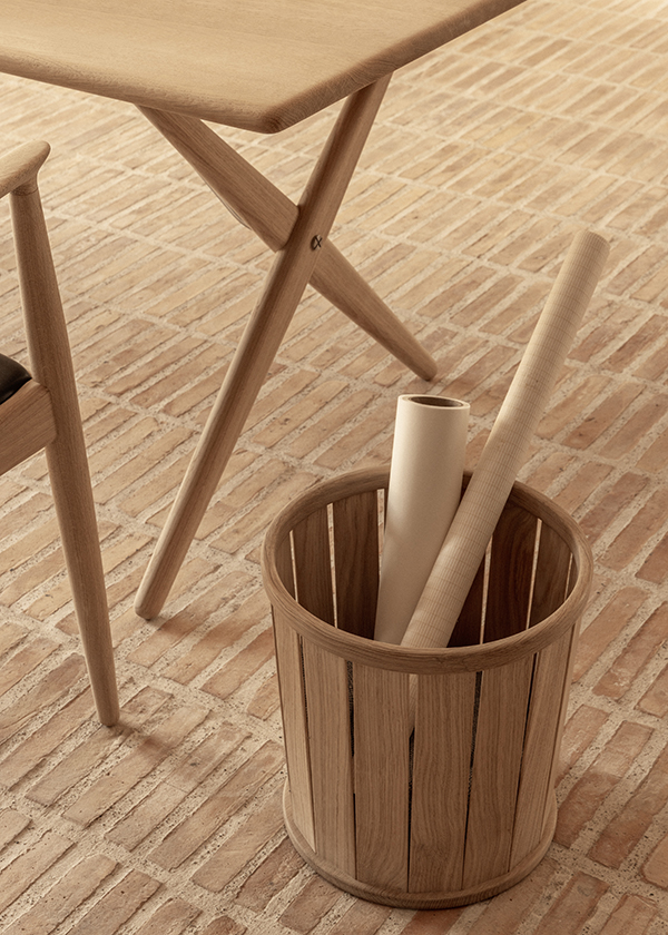 nystyleニイスタイル / PP85 CROSS LEGGED TABLE（PP85 クロスレッグド